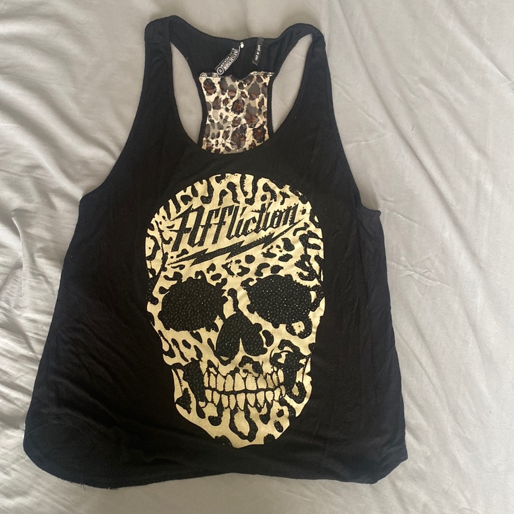 Black Affliction tan top with skull. Oversized fit